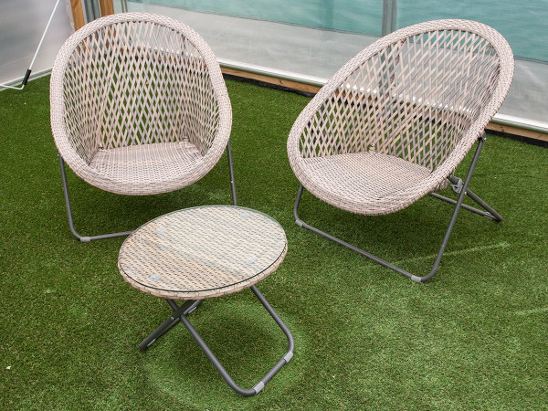 Faux rattan garden set - quality and value.