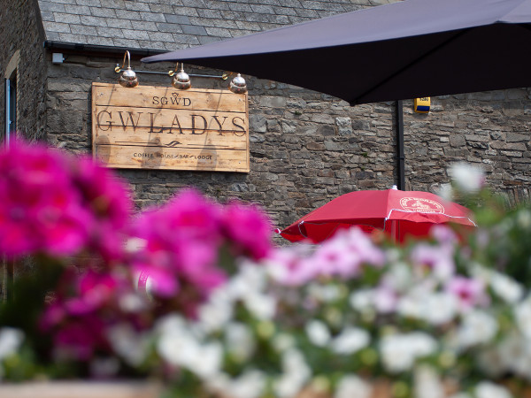 Sgwd Gwladys Coffee House, Bar & Lodge engaged us to brighten up their outside space.